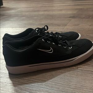 Nike Men's Black and White Sneakers
